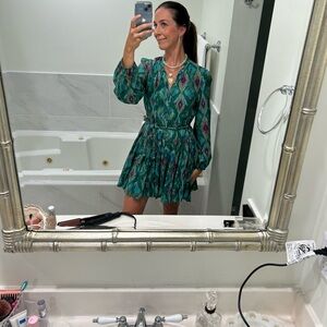 Elegant Green Patterned Dress